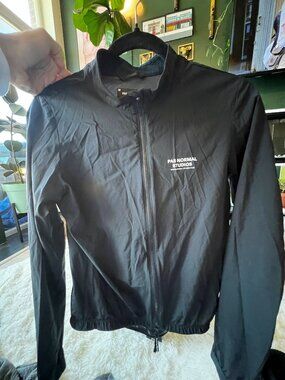 Pas Normal Women's Mechanism Stow Away Jacket Size Medium